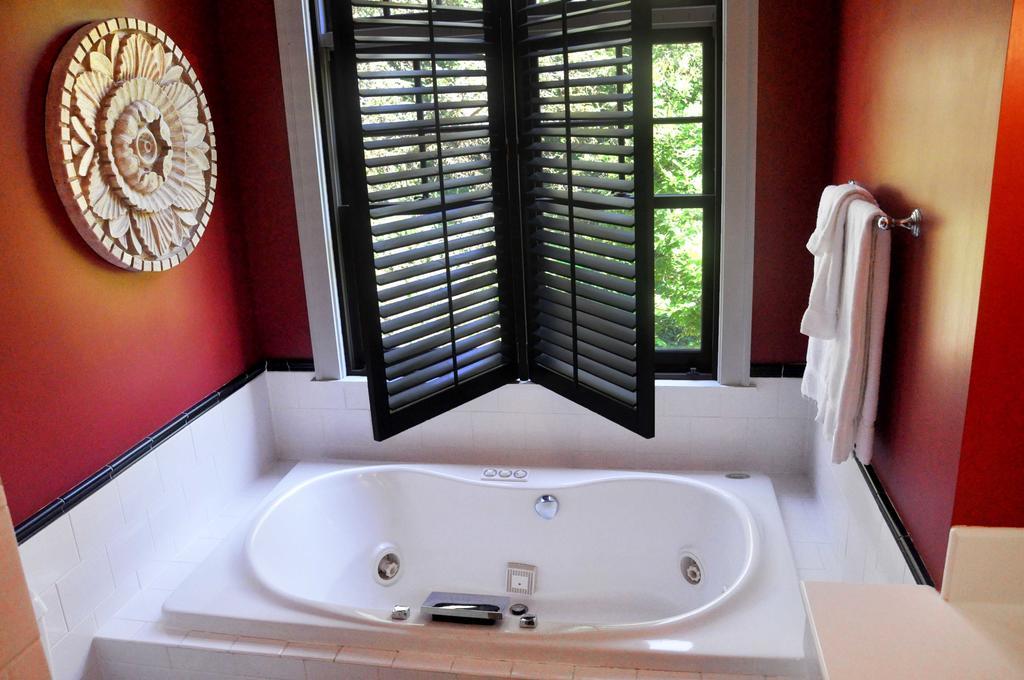 Hotel Om Sanctuary Holistic Retreat Asheville Exteriér fotografie
